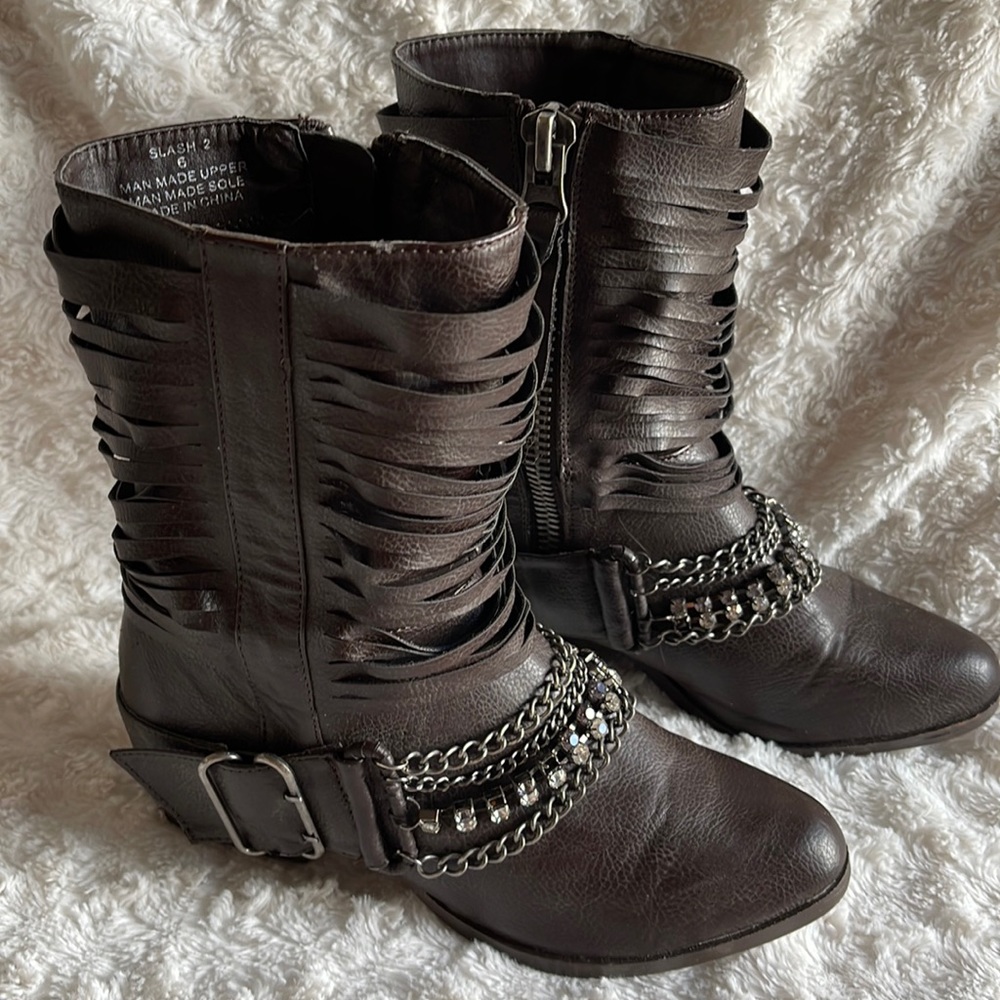 BKE Sol Slash 2 Womens Brown Bootie Zip Chain Accents Size 6